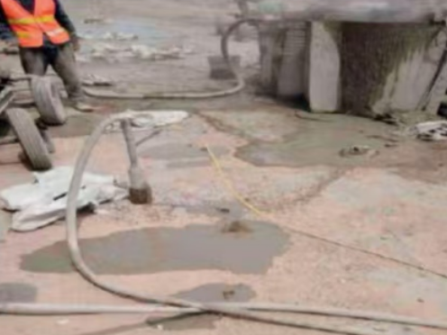 九江水泥混凝土路面板底注浆技术 路面脱空注浆整治方案